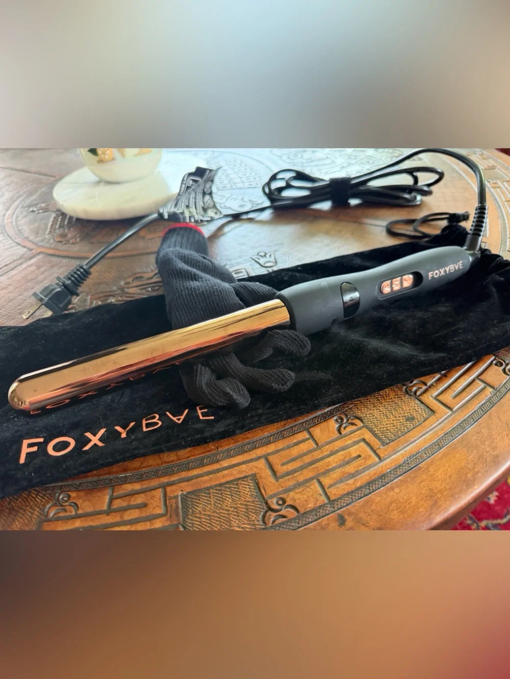 FOXYBAE Rose Gold 1 inch Curling Wand with Black Handle and Heat-Resistant Glove
